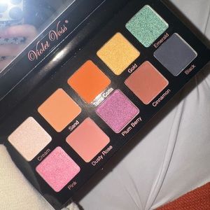Violet Voss “Essentials” eyeshadow palette